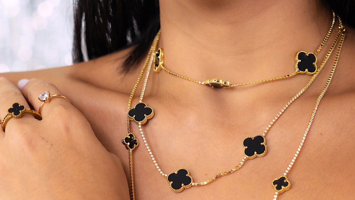 Van Sleef & Arpels jewelry buyer in Palm Beach, Florida